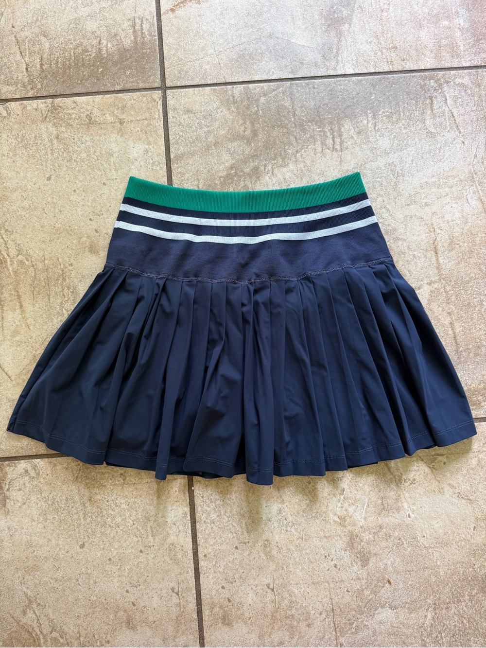 Wilson Midtown High Waisted Navy Tennis Skirt with Green /white Waistband - M